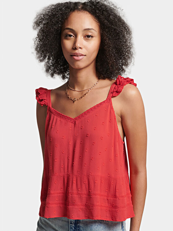 Top roșu cu broderie - 1
