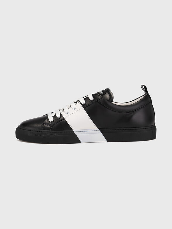 Leather sports shoes with contrasting details - 4