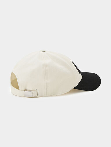 Baseball cap with logo - 3