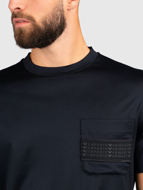 T-shirt with accent pocket - 4