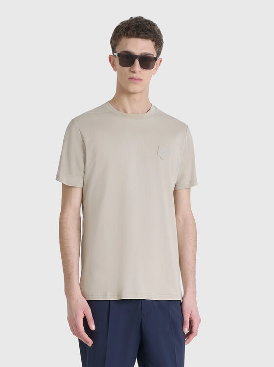 Tricou din bumbac cu decolteu oval și detaliu - 1
