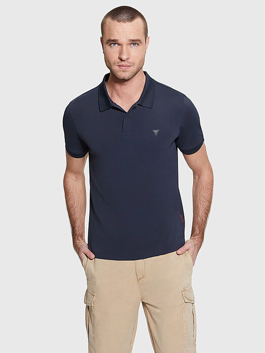 Dark blue polo-shirt with logo accent