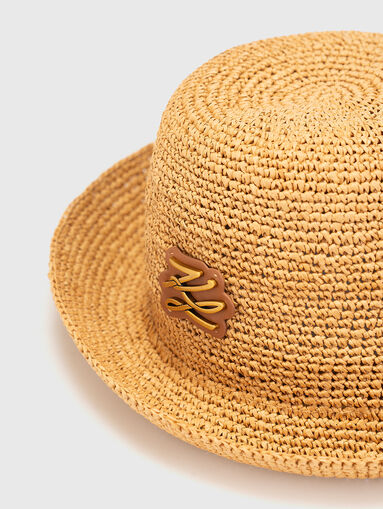 Hat with logo detail - 4