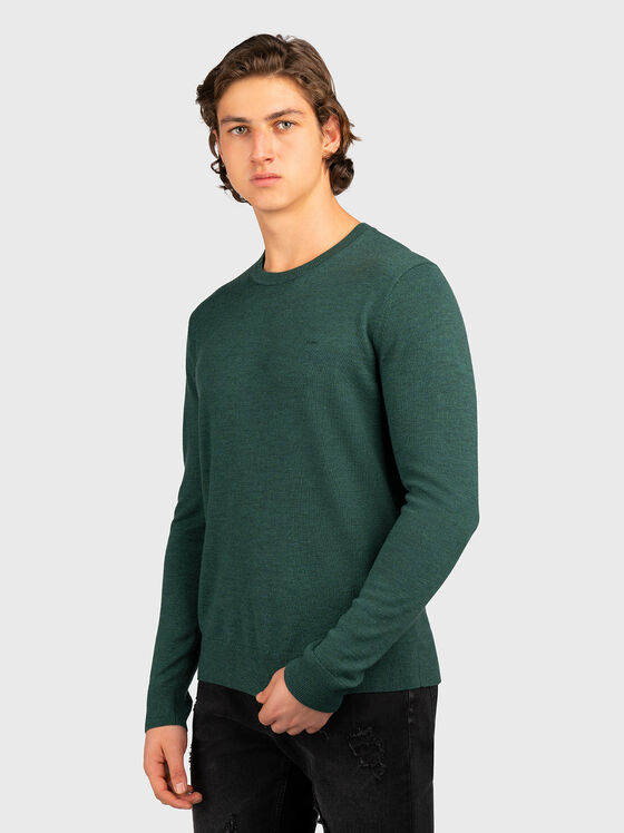 Bluză verde din țesătură fină - 1