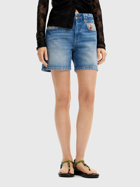 Pantaloni scurți din denim cu broderie florală - 1