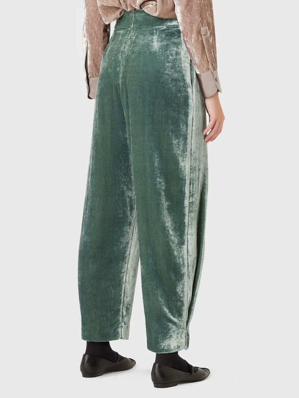 High-waisted velvet trousers - 2