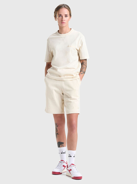 Tricou cu detaliu cu logo în ecru - 2