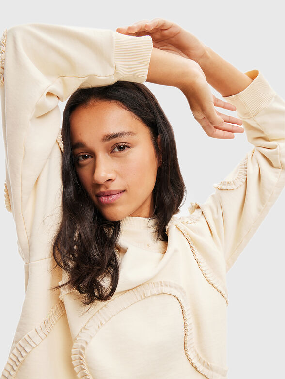 Sweatshirt with pleated details - 4