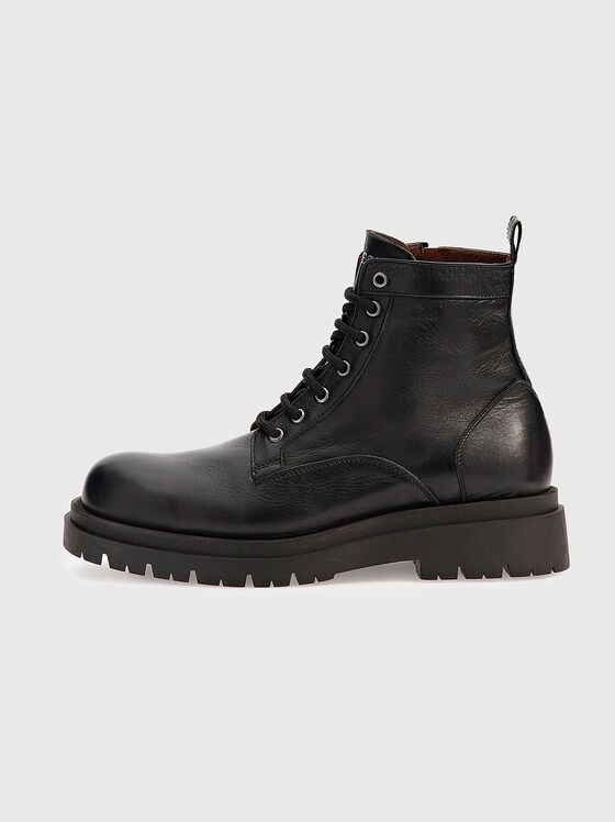 PISA black boots - 1