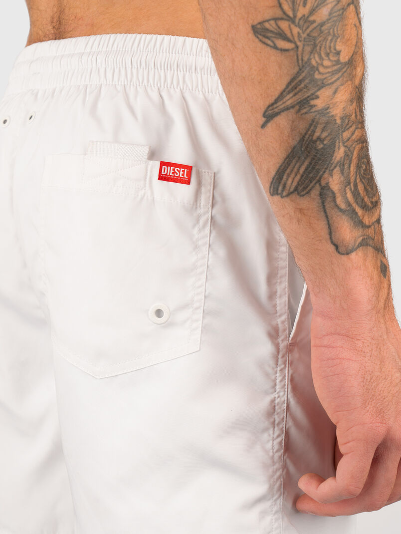 Beach shorts with logo accent - 3