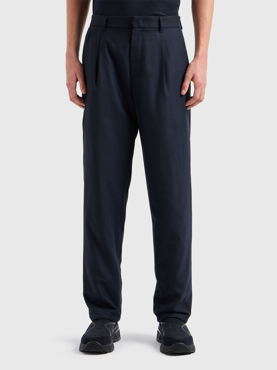 Pantaloni în albastru închis - 1