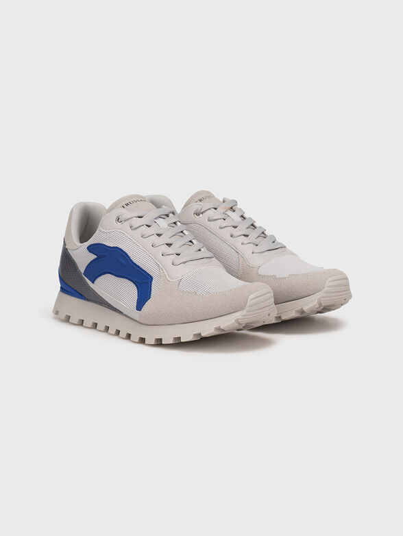 Sports shoes with contrasting appliqué - 2