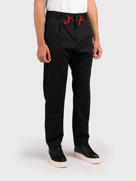 Pantaloni TEAGAN cu legături accentuate - 1