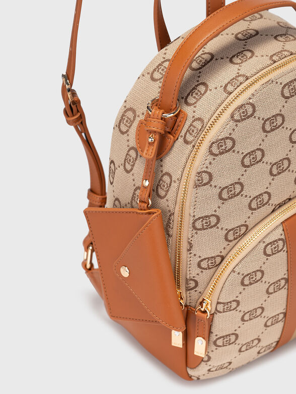 Backpack with monogram logo and small wallet - 4