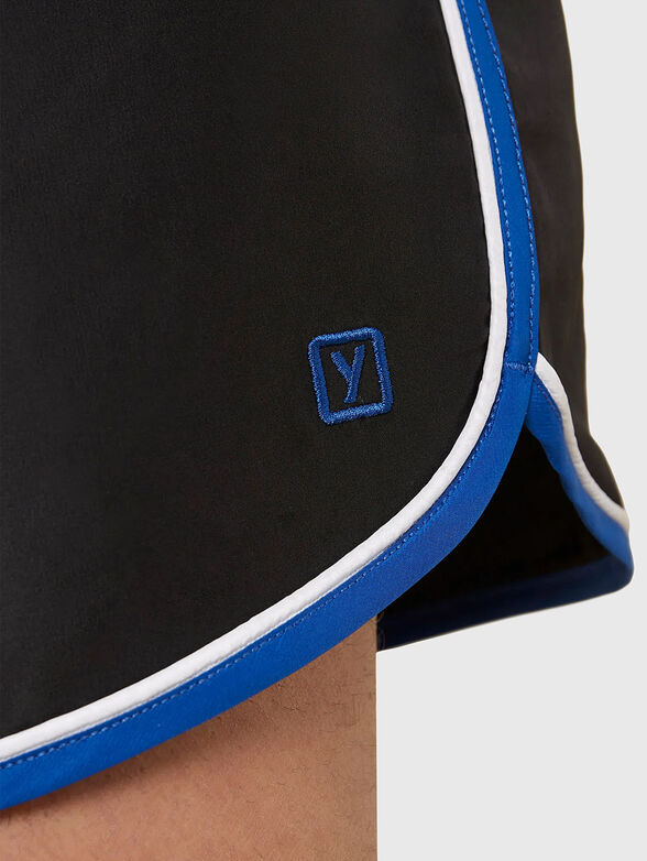 PASSEPARTOUT beach shorts in black - 3