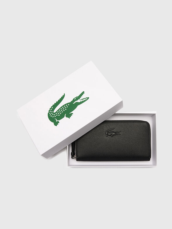 Black wallet with embossed logo detail - 4