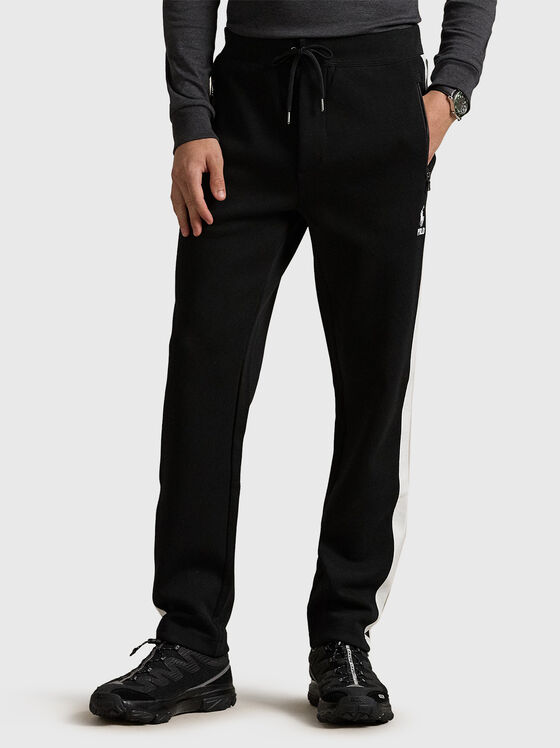 Pantaloni sport cu dungi contrastante - 1