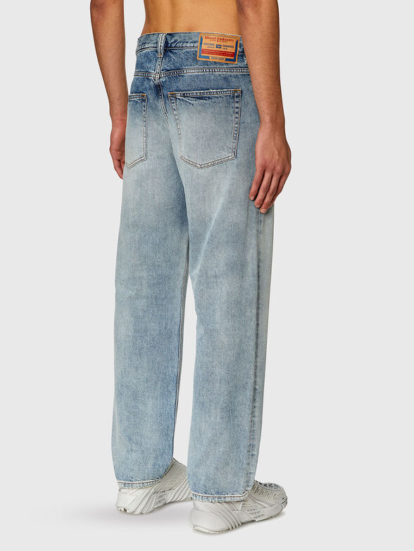 Straight cut jeans with washed effect  - 2