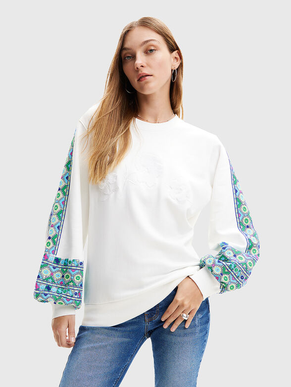 Sweatshirt with embroidery - 1