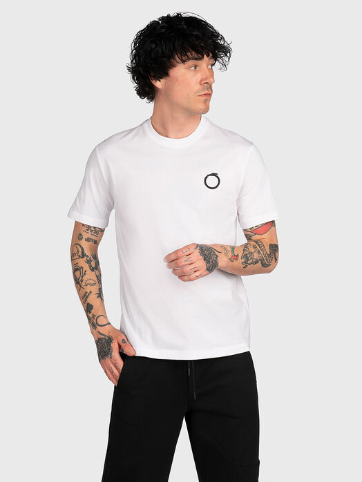 Black T-shirt with contrasting element
