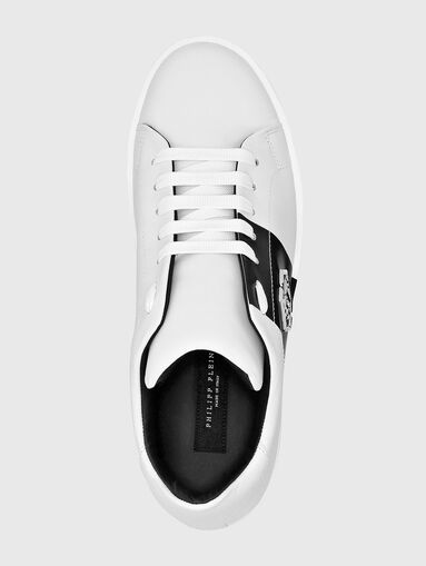 Leather shoes with contrasting stripes - 5