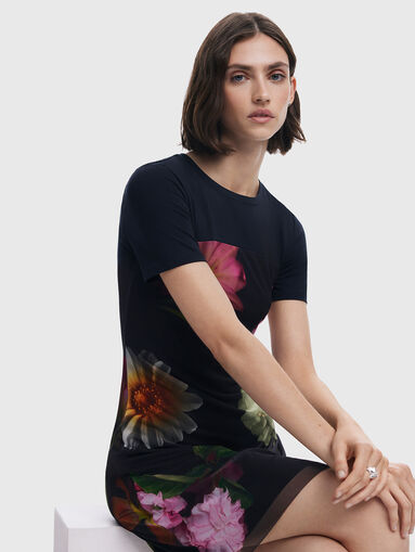 Mini dress with floral accents - 3