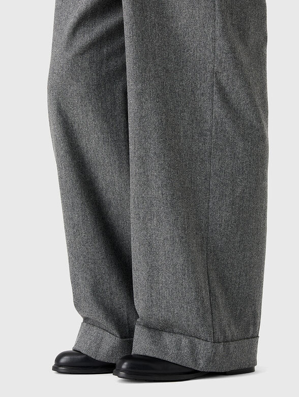 Gray trousers with wide legs - 3
