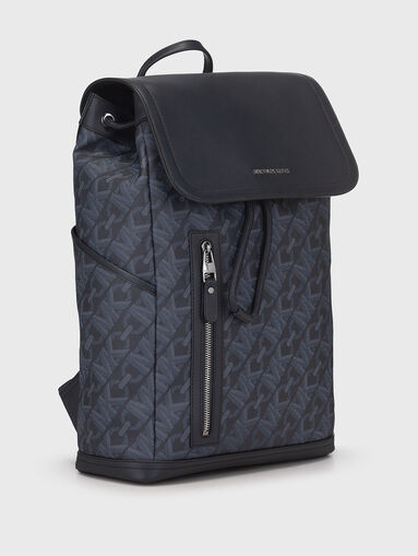 Backpack with monogram logo design - 3