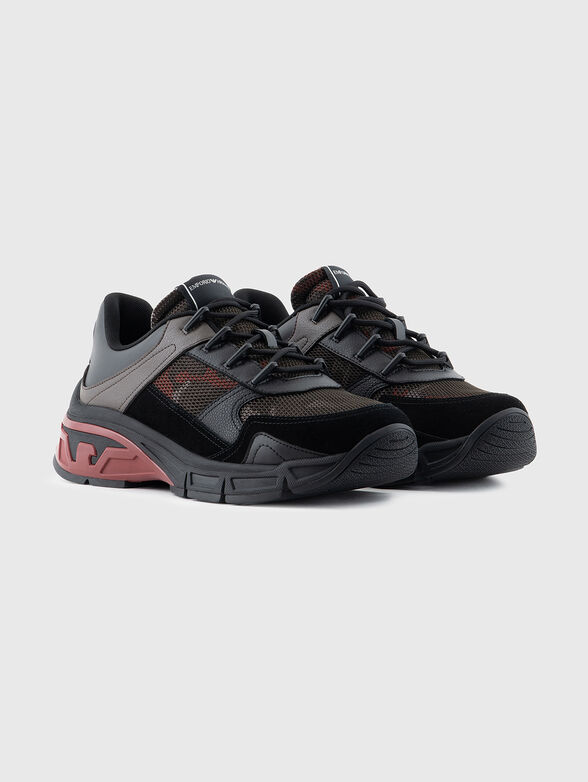 Sports shoes with logo - 2
