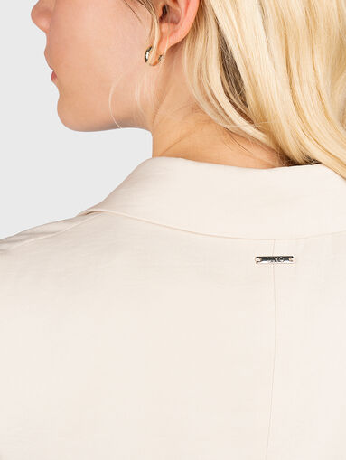 Sleeveless jacket with belt - 3