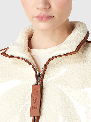 Jacket with contrasting details  - 5