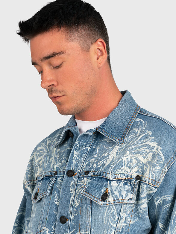 Denim jacket with white print - 4