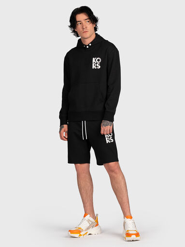 Black shorts with contrasting logo print - 5