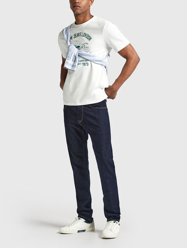 Dark blue jeans with contrast stitching - 5