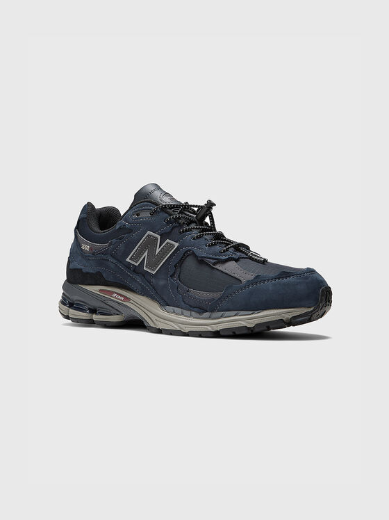 2002 sneakers with logo detail - 1