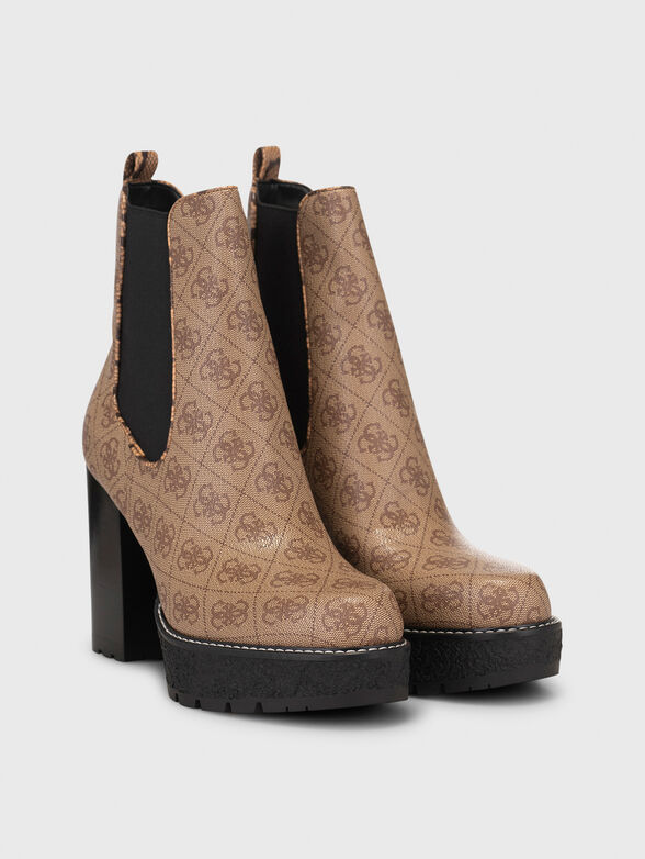 MAELEA boots with monogram print - 2