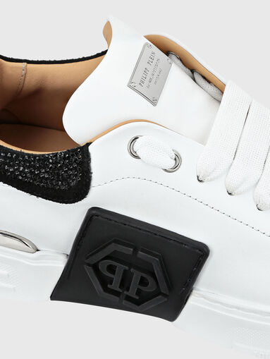 Leather sports shoes with rhinestones - 3