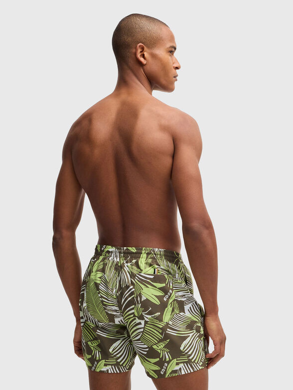 Beach shorts with floral motifs - 2