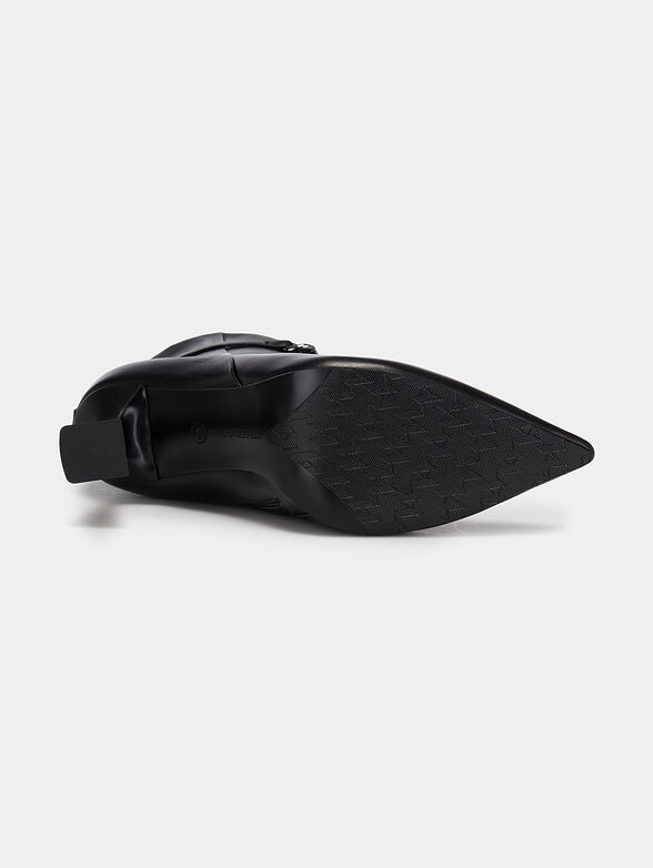 DEBUT leather boots with metal logo accent - 5