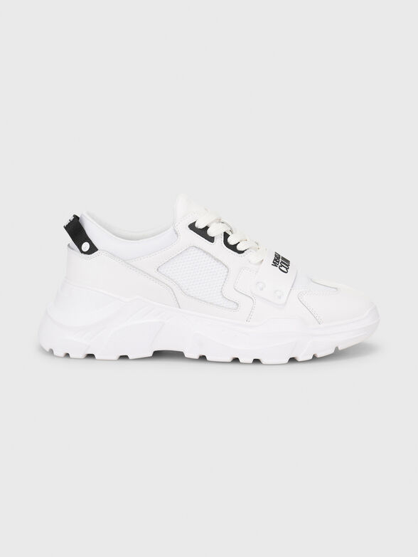 Sports shoes with contrast logo details - 1