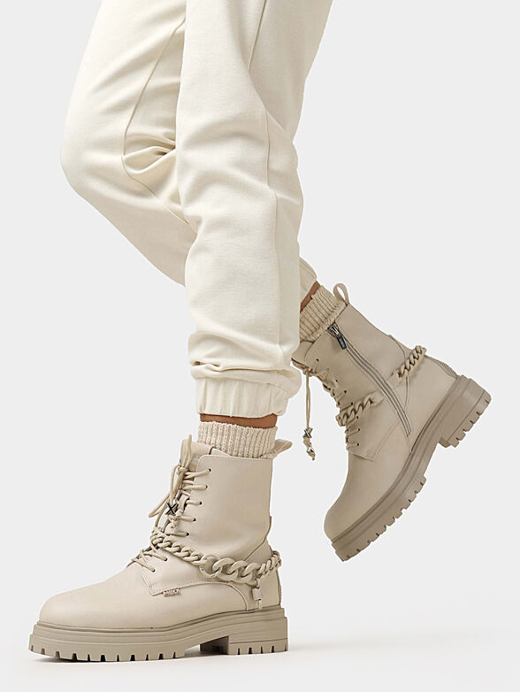 FABULOUS ankle boots with metal accents - 2