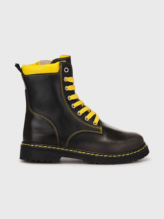 Leather boots with contrasting laces - 1