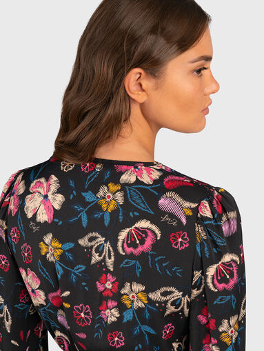 Long sleeve dress with floral motifs - 4
