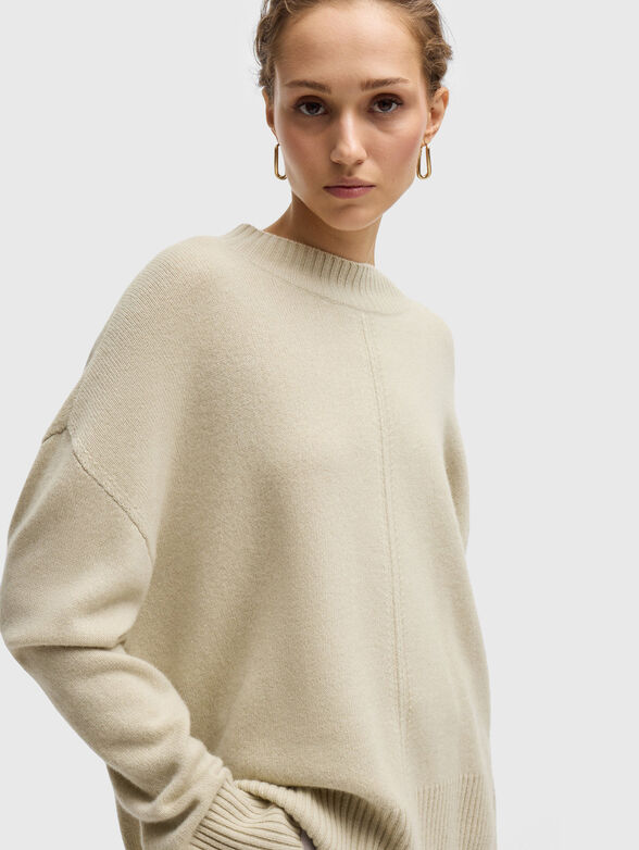 Oversized cashmere sweater - 4