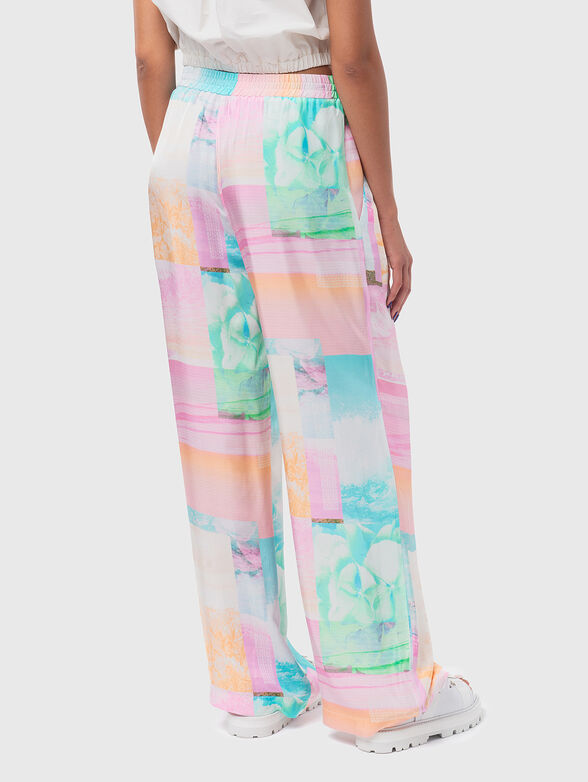 Pants with wide legs and print - 2