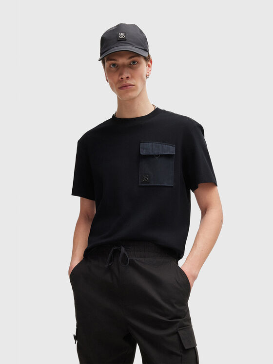 Tricou DABIENO cu buzunar accentuat și logo - 1