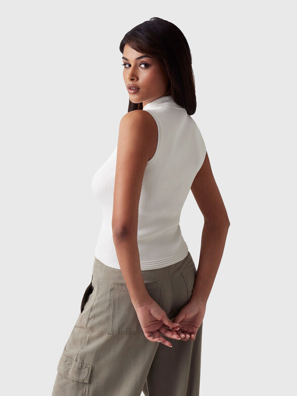 MALIA ribbed top with accent button - 3