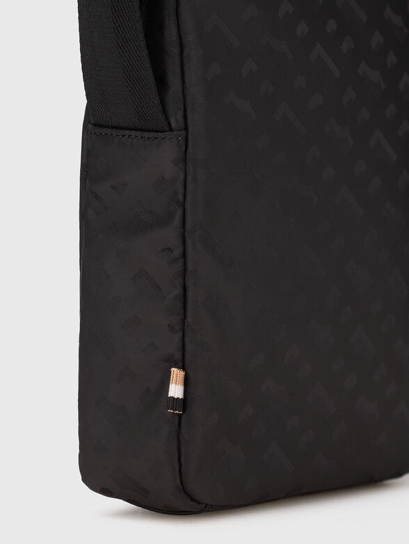 Crossbody bag with logo detail - 6