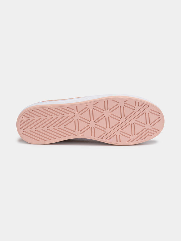 Sneakers with micro perforations - 5