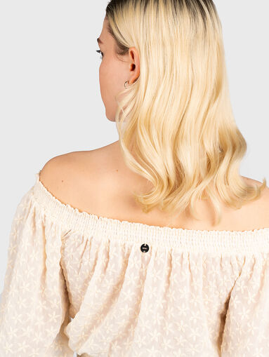 Blouse with elastic and floral motifs - 4